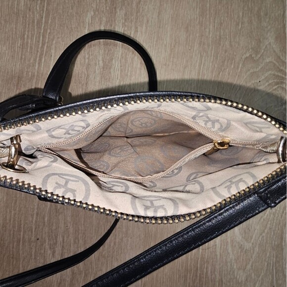 Sag Harbor -  Purse Cross Body Multiple Pockets - Black - Brass Hardware - Picture 8 of 12